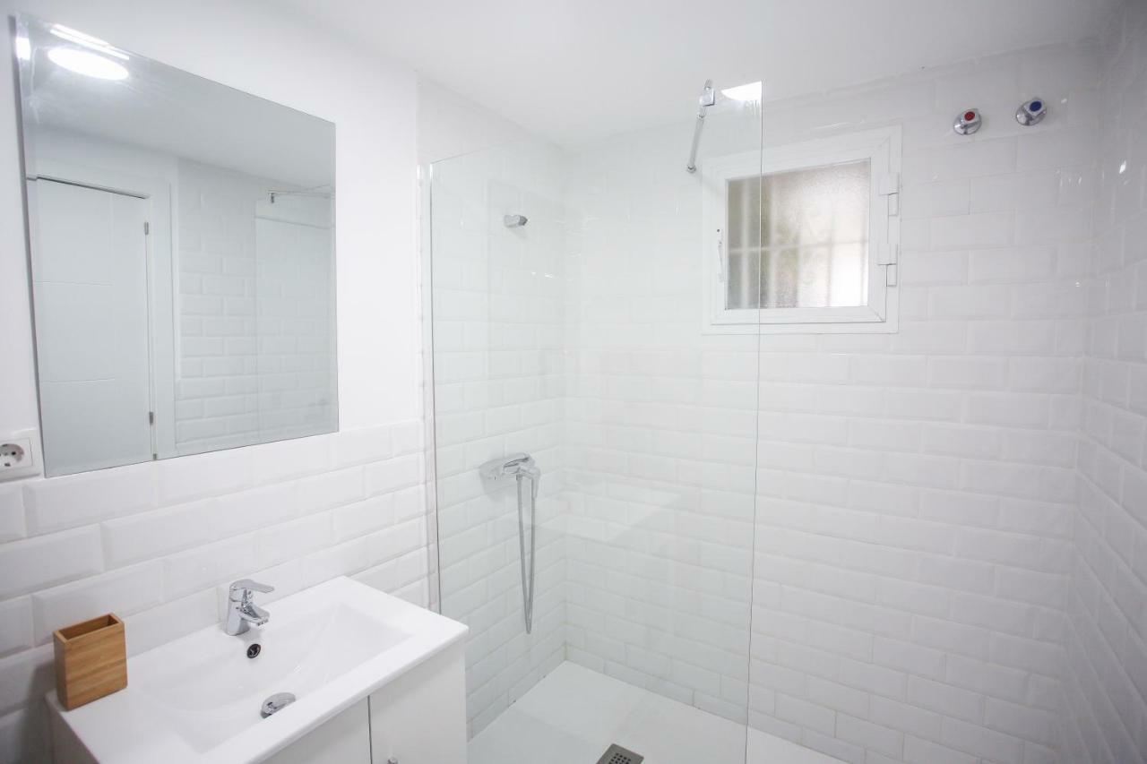 Ferienwohnung Apartamento En La Carihuela Con Piscina Y Parking, Al Lado De La Playa Torremolinos Exterior foto